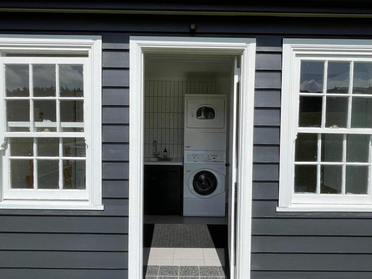 Nest - Charming, Comfortable Coastal Villa 포트페어리 외부 사진